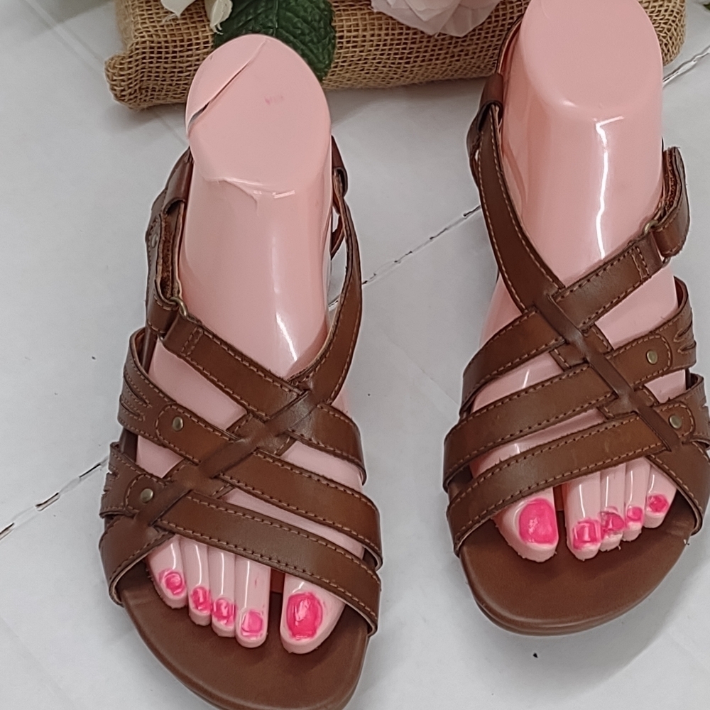 G.H. Bass & Co. Tan Leather Sandals